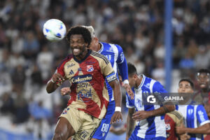 Didier Moreno, de Independiente Medellín, Copa Conmebol Libertadores. Estadio Gran Parque Central.