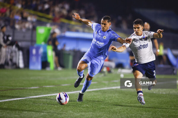 Facundo Silvera, de Montevideo City Torque, Liga AUF Uruguaya. Estadio Charrúa.
