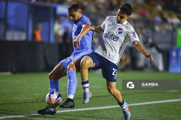 Facundo Silvera, de Montevideo City Torque, Liga AUF Uruguaya. Estadio Charrúa.