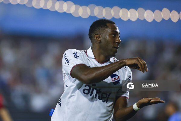 Gonzalo Carneiro, de Nacional, Liga AUF Uruguaya. Estadio Charrúa.