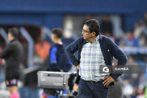 Danielo Núñez, director técnico de Cerro Largo, Liga AUF Uruguaya. Estadio Gran Parque Central.