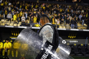 Efectivo de la Guardia Republicana. Liga AUF Uruguaya. Estadio Campeón del Siglo.