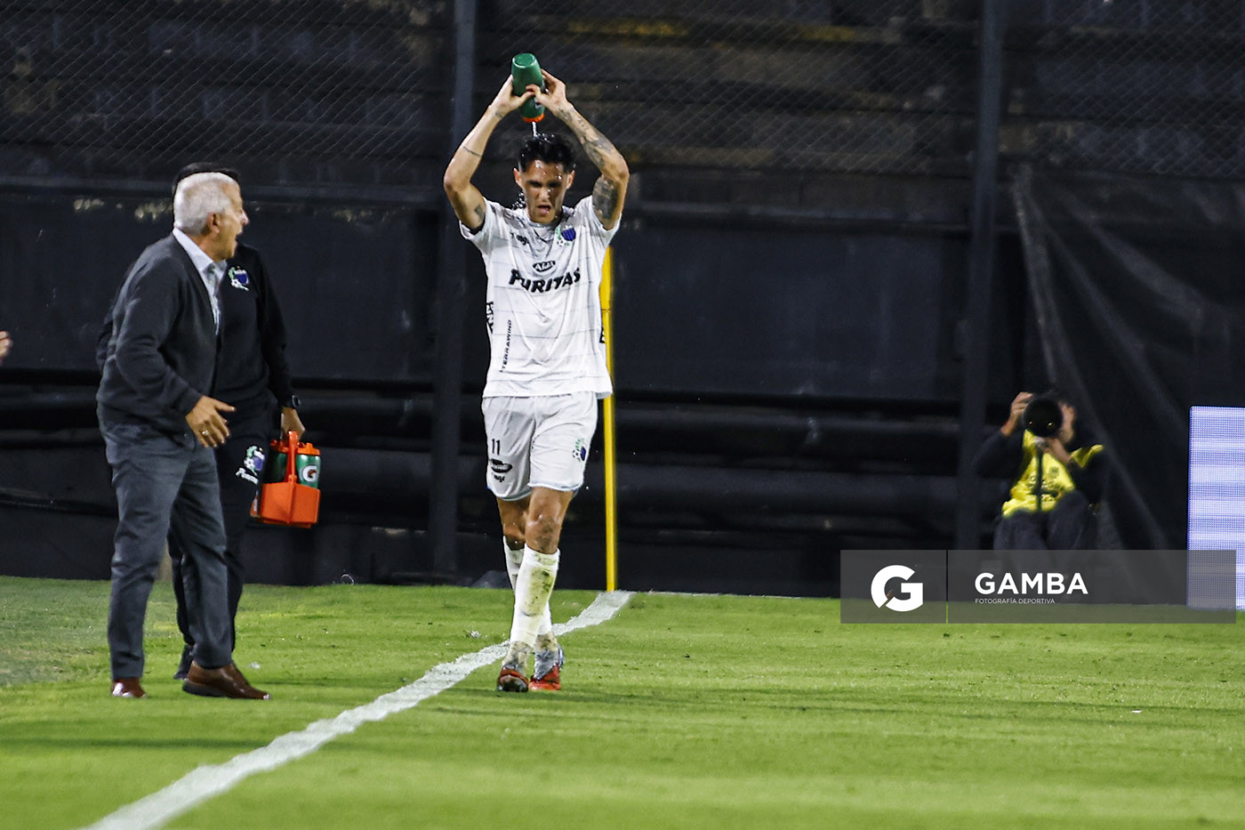 Rúben Bentancourt, de Liverpool, Liga AUF Uruguaya. Estadio Campeón del Siglo.