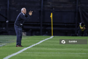 Gustavo Ferrín, Director Deportivo y director técnico interino de Liverpool, Liga AUF Uruguaya. Estadio Campeón del Siglo.