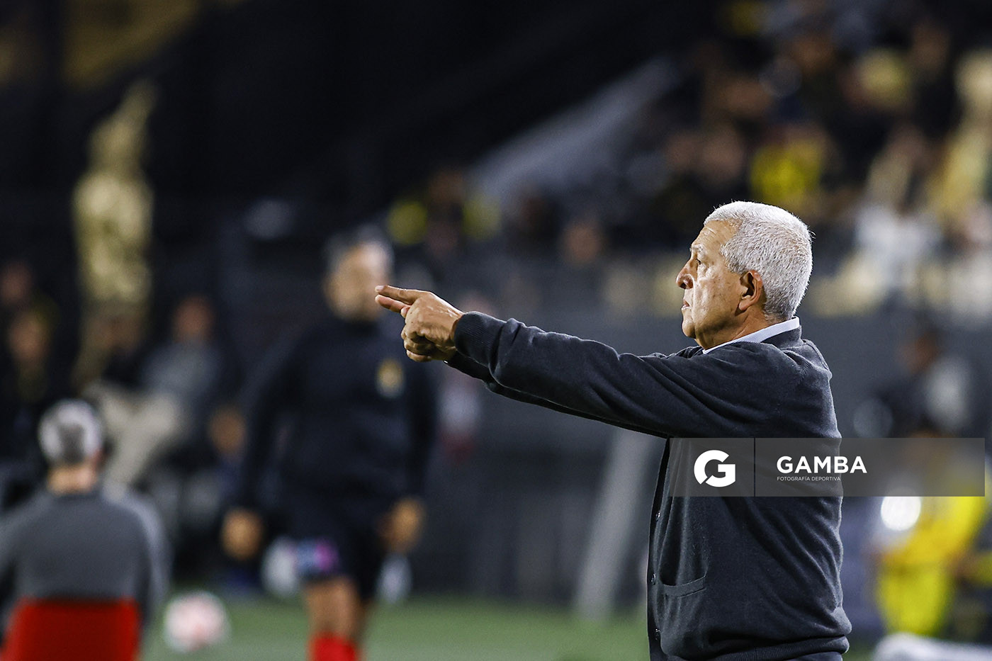 Gustavo Ferrín, Director Deportivo y director técnico interino de Liverpool, Liga AUF Uruguaya. Estadio Campeón del Siglo.