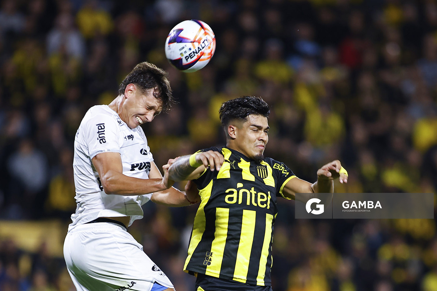 Santiago Strasorier, de Liverpool, Liga AUF Uruguaya. Estadio Campeón del Siglo.