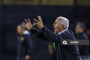 Gustavo Ferrín, Director Deportivo y director técnico interino de Liverpool, Liga AUF Uruguaya. Estadio Campeón del Siglo.