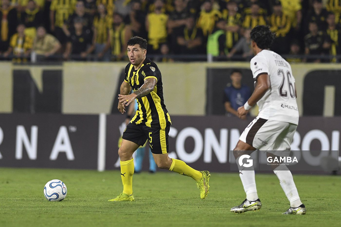 Eric Remedi, de Peñarol, Copa Conmebol Libertadores. Estadio Campeón del Siglo.
