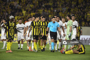 Matías Arezo, de Peñarol, Copa Conmebol Libertadores. Estadio Campeón del Siglo.