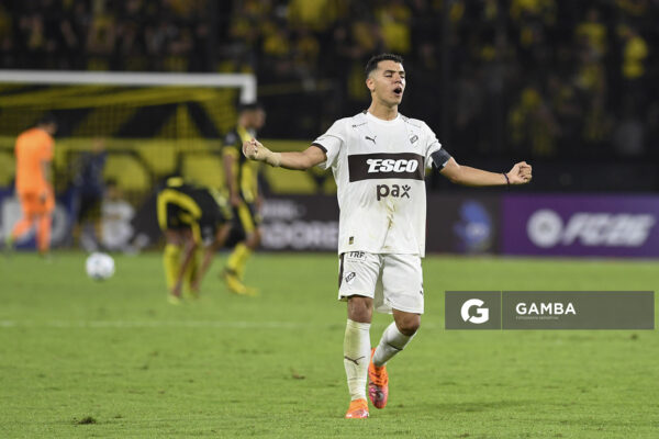 Tomás Silva, de Platense, Copa Conmebol Libertadores. Estadio Campeón del Siglo.