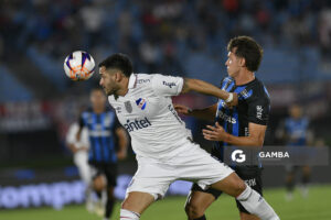 Maximiliano Gómez, de Nacional, Liga AUF Uruguaya. Estadio Centenario.