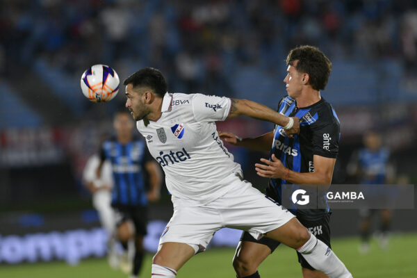 Maximiliano Gómez, de Nacional, Liga AUF Uruguaya. Estadio Centenario.