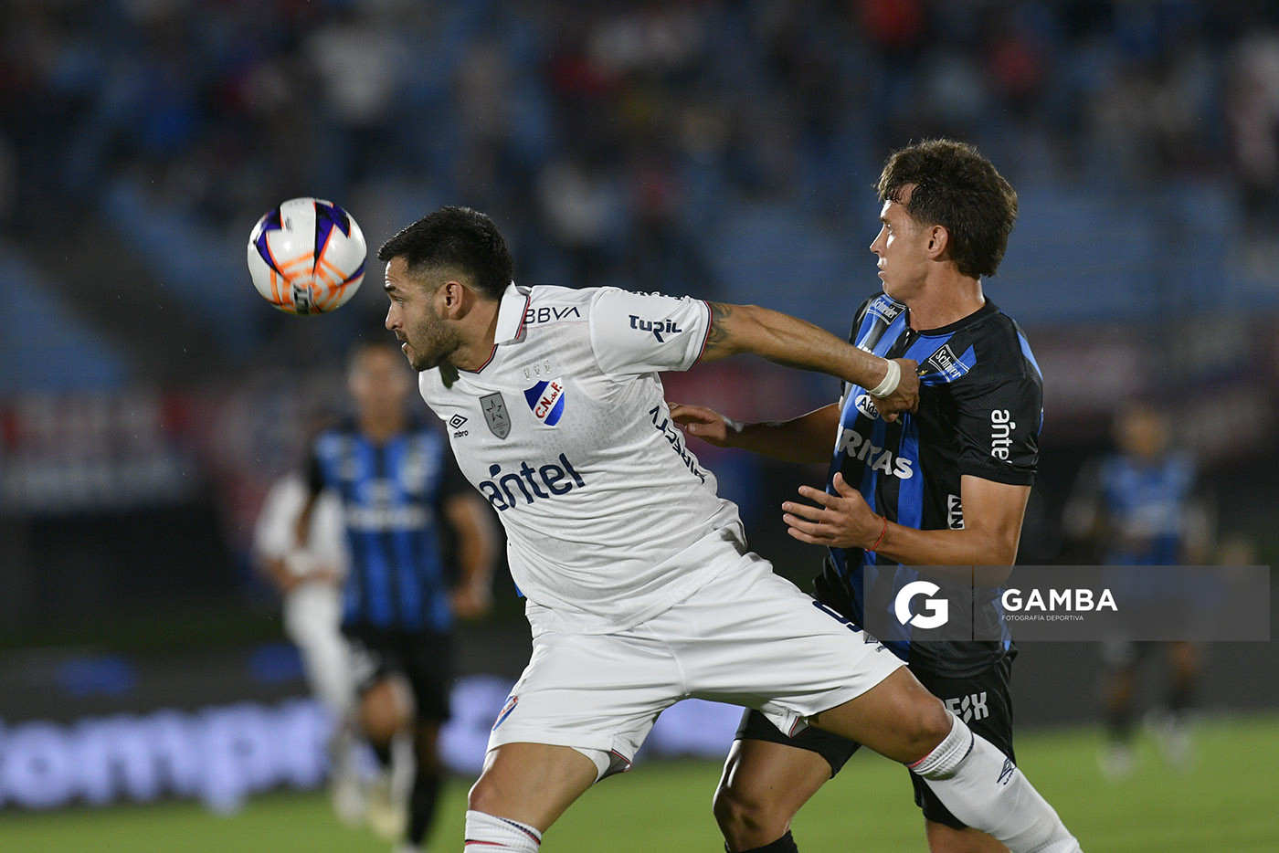 Maximiliano Gómez, de Nacional, Liga AUF Uruguaya. Estadio Centenario.