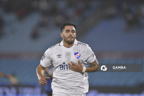 Maximiliano Gómez, de Nacional, Liga AUF Uruguaya. Estadio Centenario.