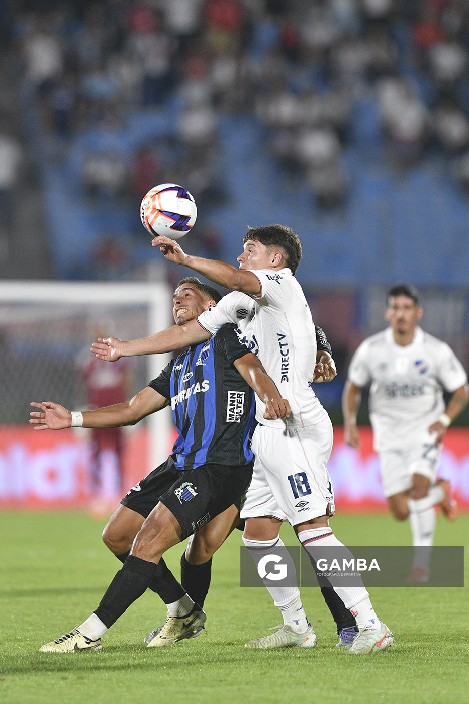 Enzo Castillo, de Liverpool, Liga AUF Uruguaya. Estadio Centenario.