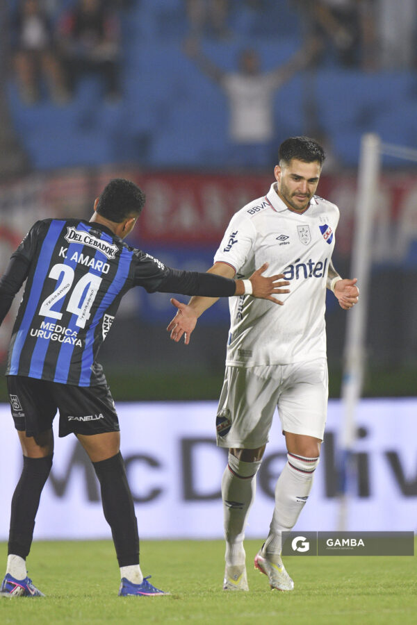 Maximiliano Gómez, de Nacional, Liga AUF Uruguaya. Estadio Centenario.