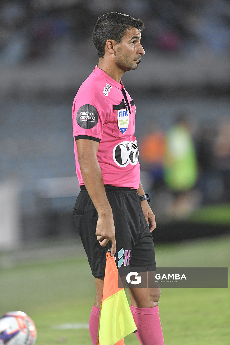 Carlos Barreiro, primer árbitro asistente, Liga AUF Uruguaya. Estadio Centenario.