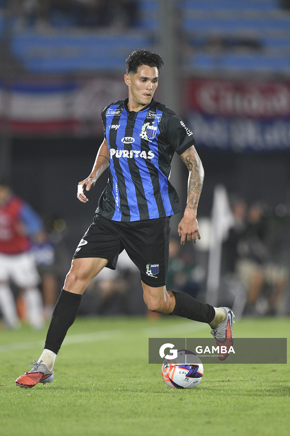 Rúben Bentancourt, de Liverpool, Liga AUF Uruguaya. Estadio Centenario.