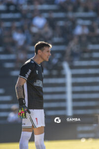 Mauro Goicoechea, golero de Danubio, Liga AUF Uruguaya. Estadio María Mincheff de Lazaroff.