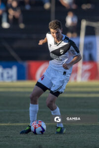 Mateo Rinaldi, de Danubio, Liga AUF Uruguaya. Estadio María Mincheff de Lazaroff.
