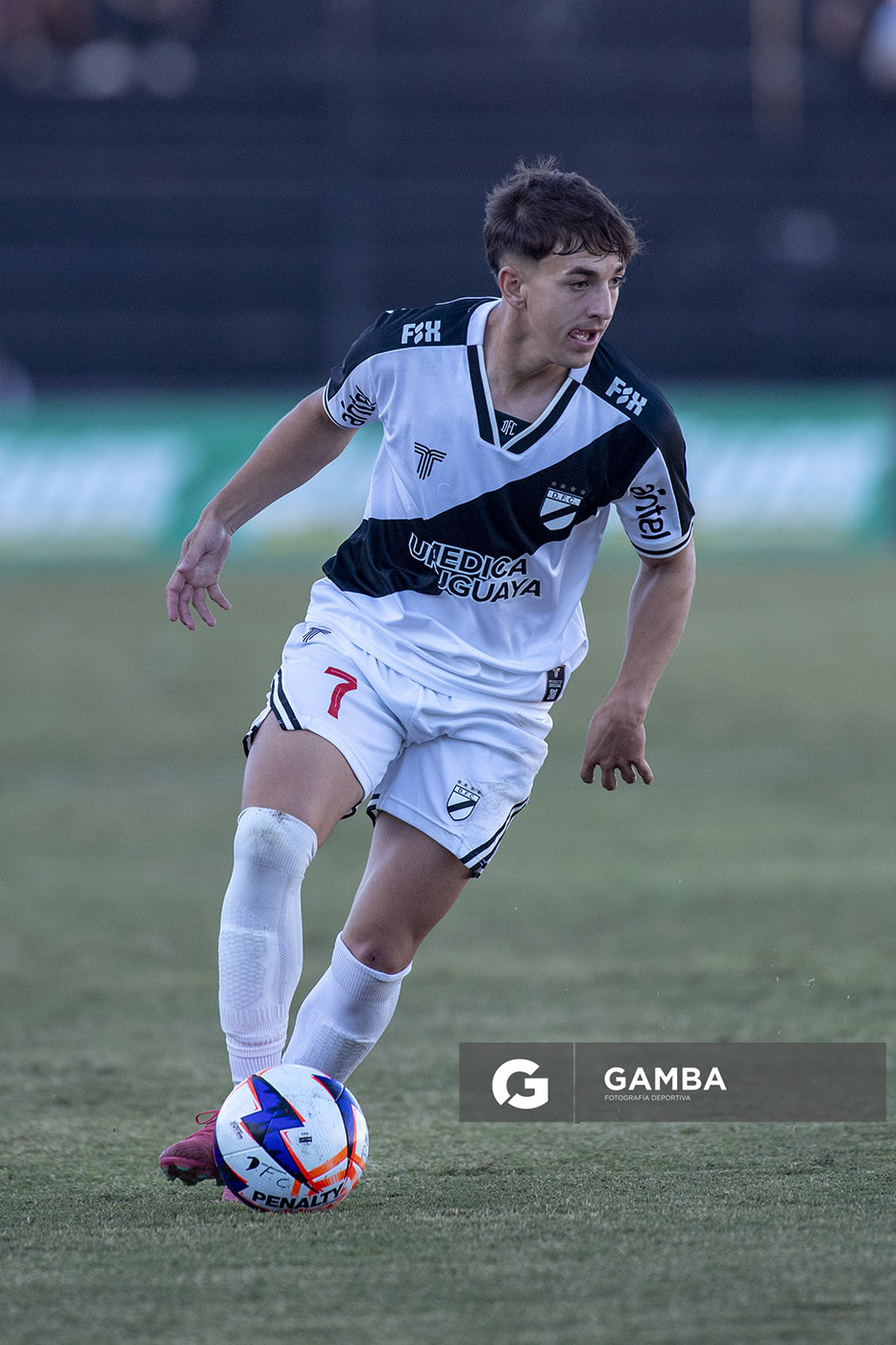 Enzo Cabrera, de Danubio, Liga AUF Uruguaya. Estadio María Mincheff de Lazaroff.