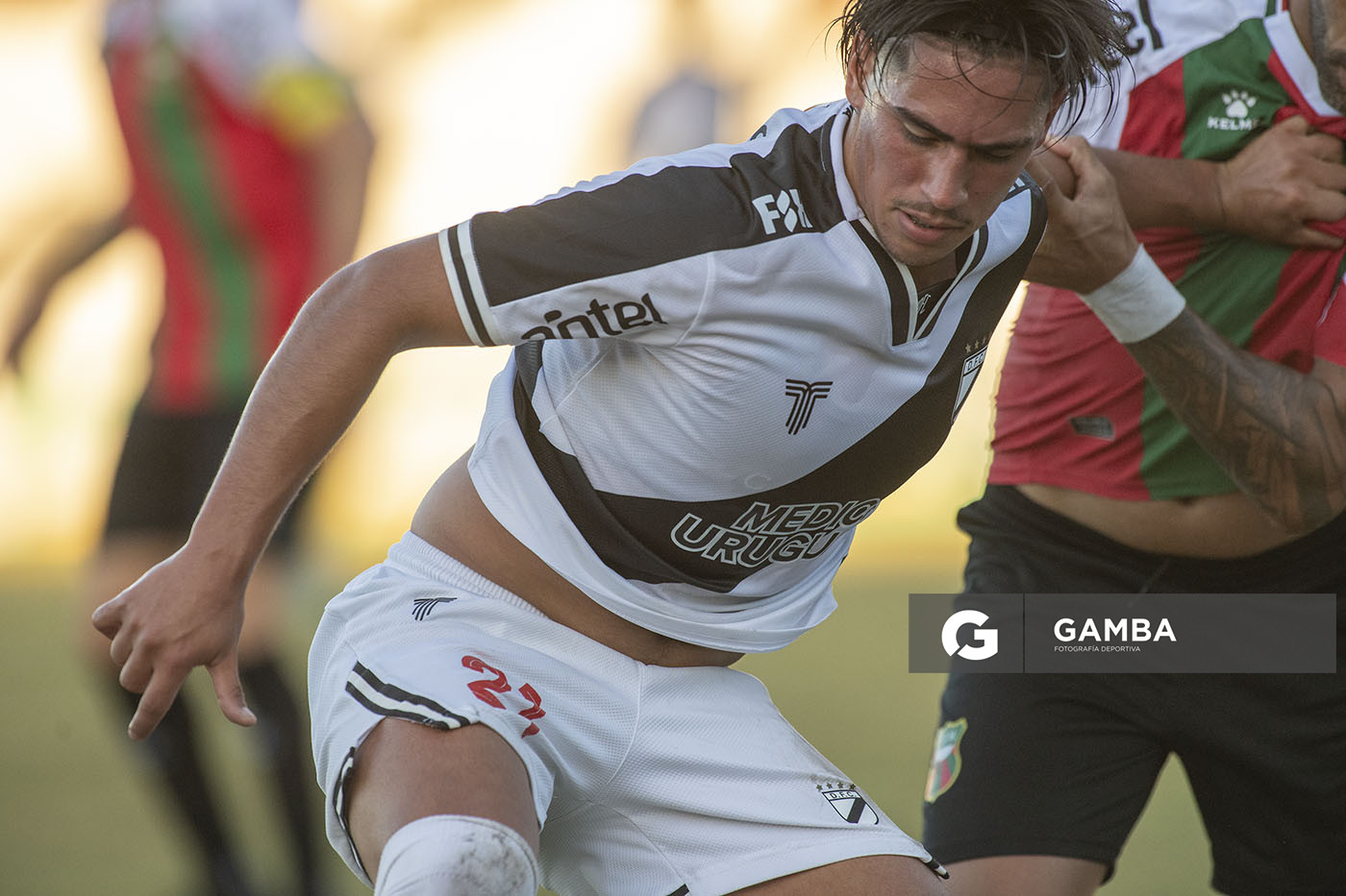 Nicolás Asambuja, de Danubio, Liga AUF Uruguaya. Estadio María Mincheff de Lazaroff.