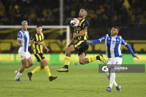Maximiliano Olivera, de Peñarol, Liga AUF Uruguaya. Estadio Campeón del Siglo.