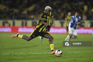 Luis Angulo, de Peñarol, Liga AUF Uruguaya. Estadio Campeón del Siglo.