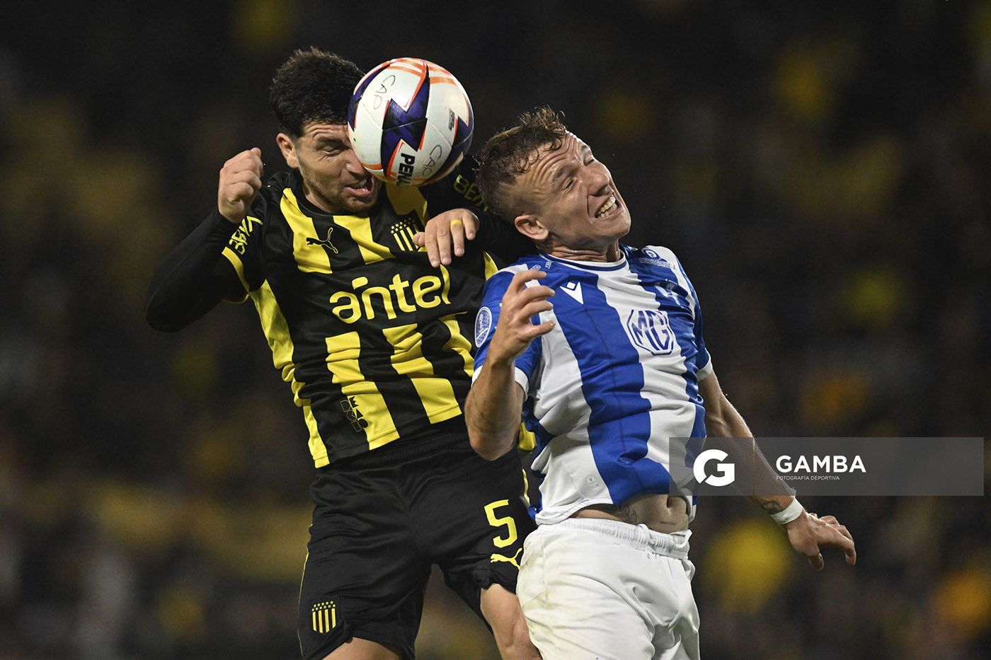 Eric Remedi, de Peñarol, Liga AUF Uruguaya. Estadio Campeón del Siglo.