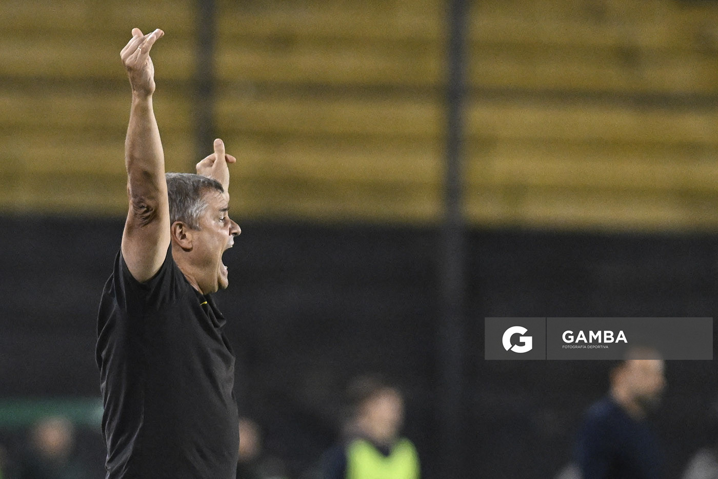 Diego Aguirre, director técnico de Peñarol, Liga AUF Uruguaya. Estadio Campeón del Siglo.