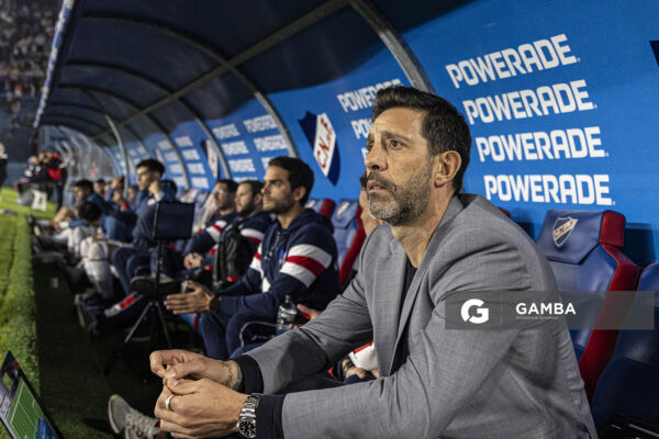 Jorge Bava, director técnico de Nacional, Liga AUF Uruguaya 2026. Estadio Gran Parque Central.
