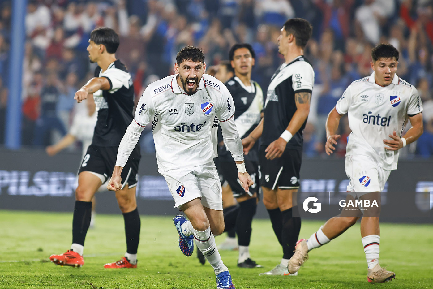 Agustín Rogel, de Nacional, Liga AUF Uruguaya 2026. Estadio Gran Parque Central.