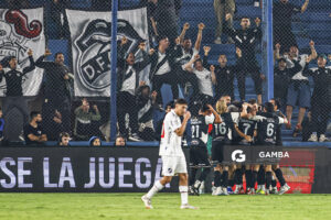 Enzo Cabrera, de Danubio, Liga AUF Uruguaya 2026. Estadio Gran Parque Central.