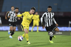 Leandro Umpiérrez, de Peñarol, Liga AUF Uruguaya 2026. Estadio Centenario.