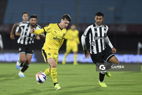 Leandro Umpiérrez, de Peñarol, Liga AUF Uruguaya 2026. Estadio Centenario.