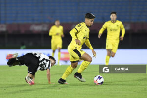 Matías Arezo, de Peñarol, Liga AUF Uruguaya 2026. Estadio Centenario.