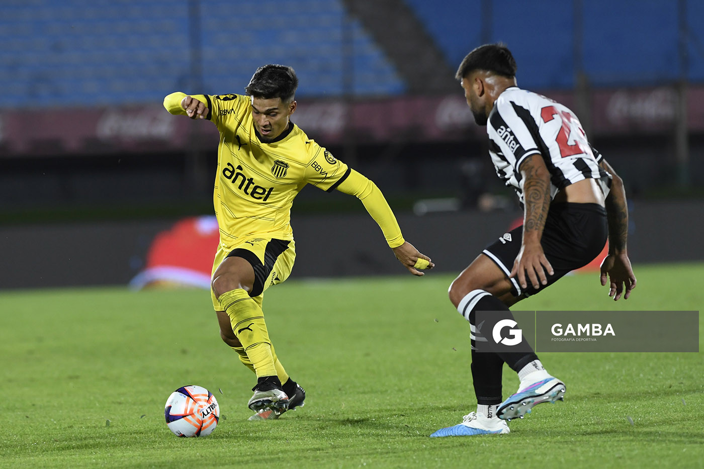Matías Arezo, de Peñarol, Liga AUF Uruguaya 2026. Estadio Centenario.