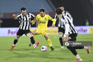 Leandro Umpiérrez, de Peñarol, Liga AUF Uruguaya 2026. Estadio Centenario.
