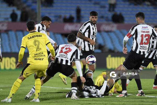 Santiago Benítez, de Wanderers, Liga AUF Uruguaya 2026. Estadio Centenario.