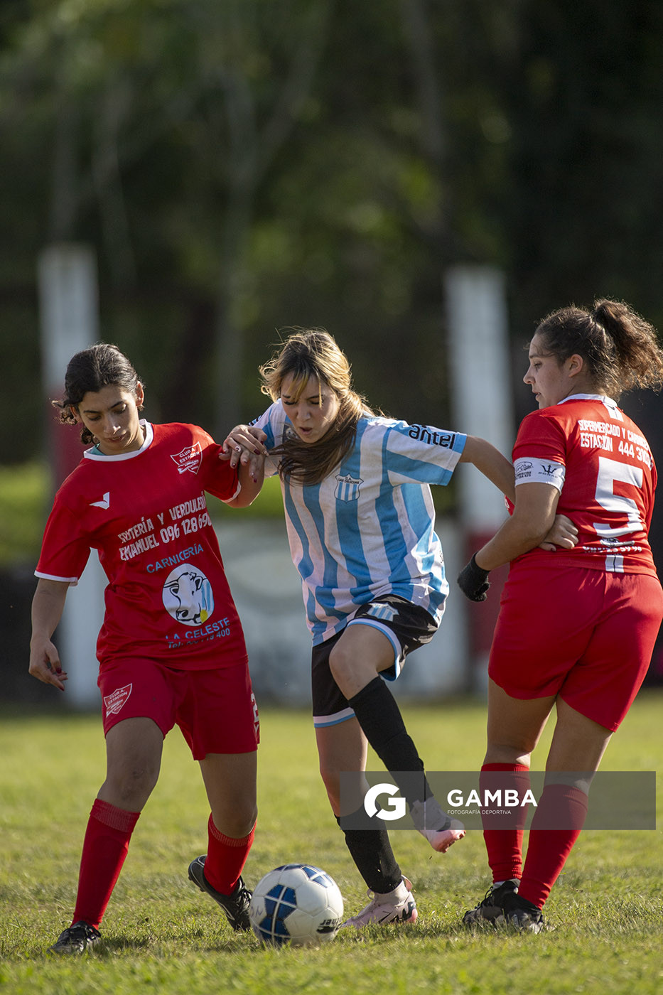 Paulina Acuña, de Las Delicias, Campeonato Minuano Femenino. Estadio Parque Walter Montero.