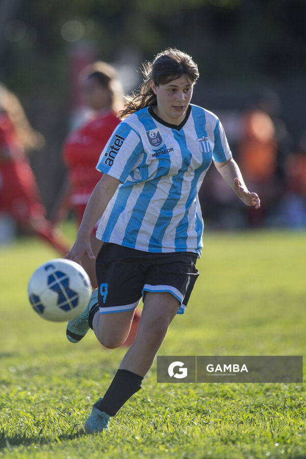 Carolina Benavente, de Las Delicias, Campeonato Minuano Femenino. Estadio Parque Walter Montero.