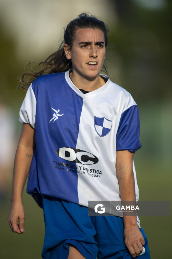 Natalia Cedrés, de Granjeros, Campeonato Minuano Femenino. Estadio Parque Walter Montero.