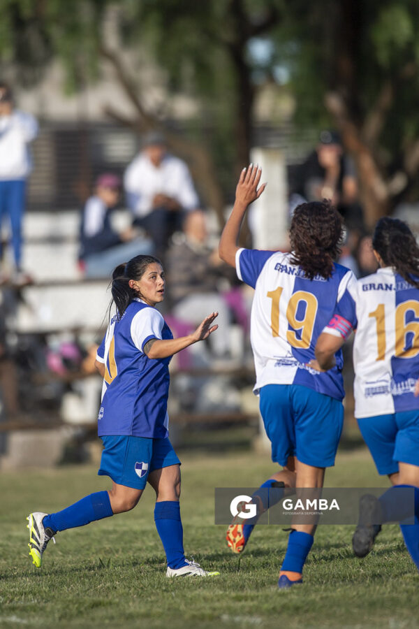 Silvia Fretez, de Granjeros, Campeonato Minuano Femenino. Estadio Parque Walter Montero.