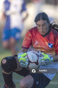 Fernanda Álvarez, golera de Granjeros, Campeonato Minuano Femenino. Estadio Parque Walter Montero.