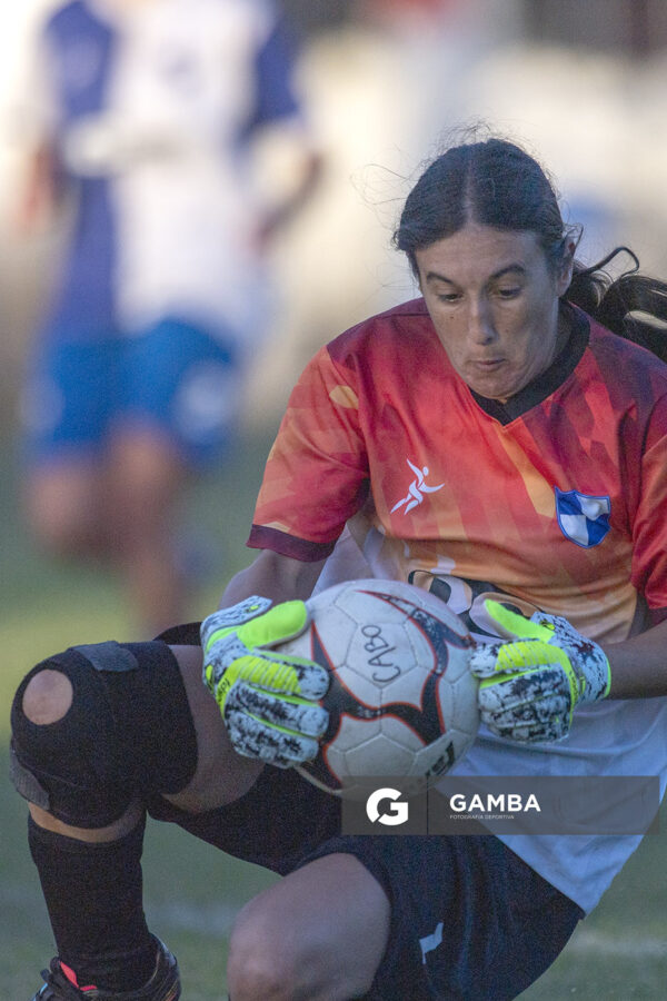 Fernanda Álvarez, golera de Granjeros, Campeonato Minuano Femenino. Estadio Parque Walter Montero.