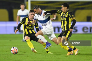 Facundo Castro, de Defensor Sporting, Liga AUF Uruguaya. Estadio Campeón del Siglo.