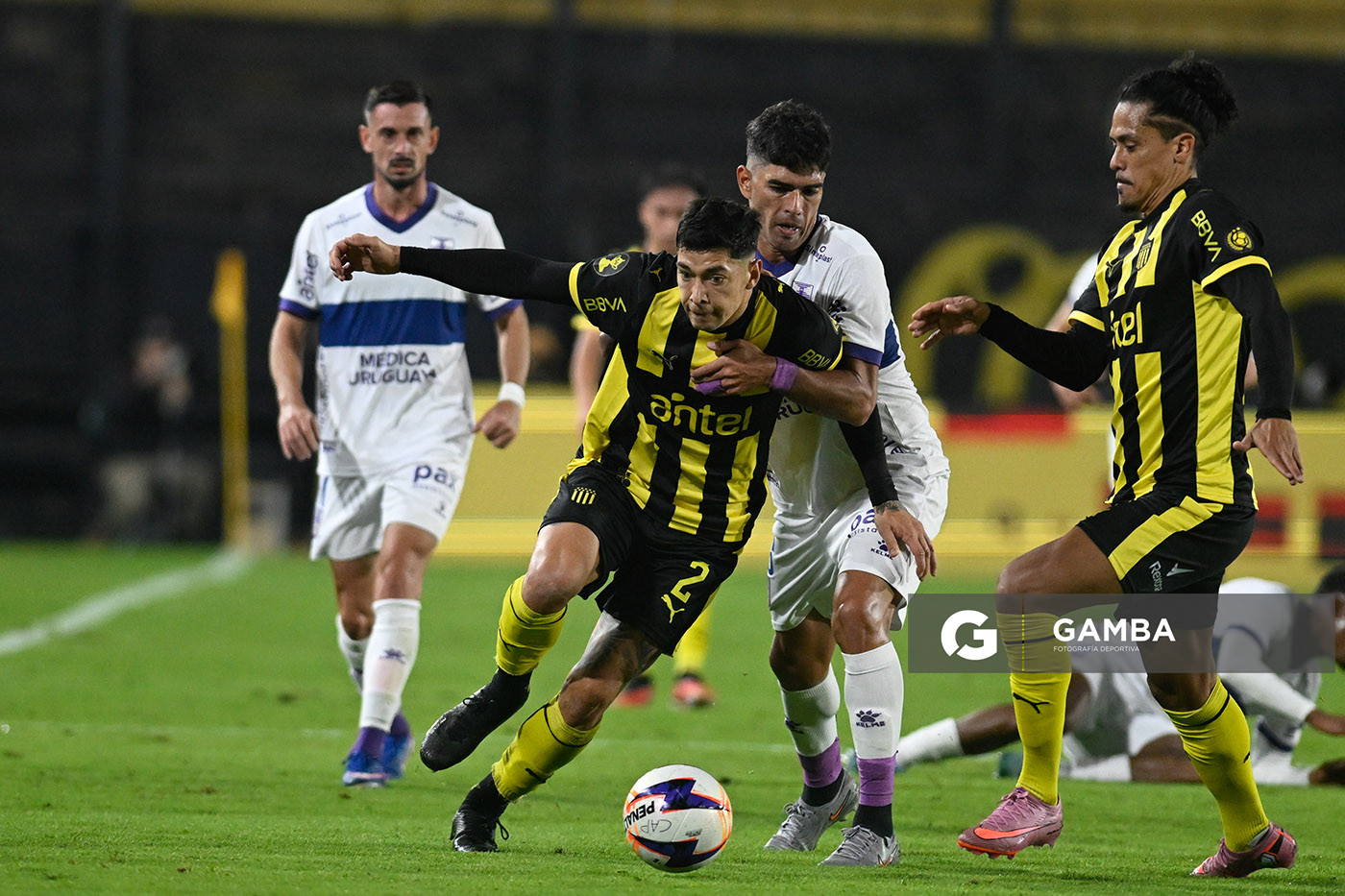 Franco Escobar, de Peñarol, Liga AUF Uruguaya. Estadio Campeón del Siglo.