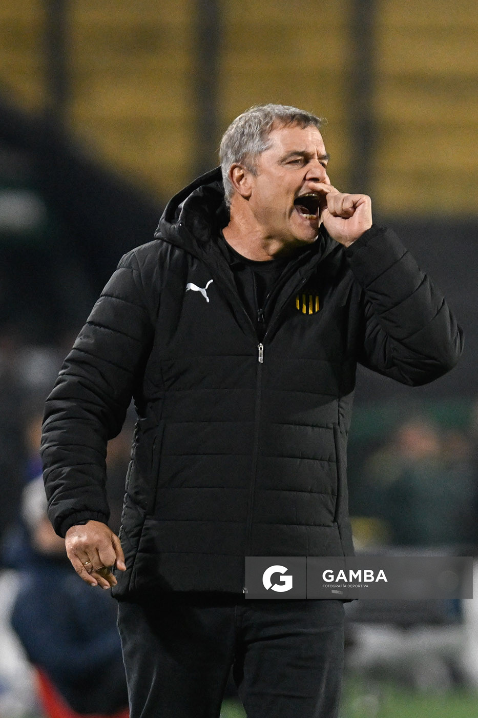 Diego Aguirre, director técnico de Peñarol, Liga AUF Uruguaya. Estadio Campeón del Siglo.