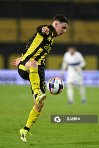 Leandro Umpiérrez, de Peñarol, Liga AUF Uruguaya. Estadio Campeón del Siglo.