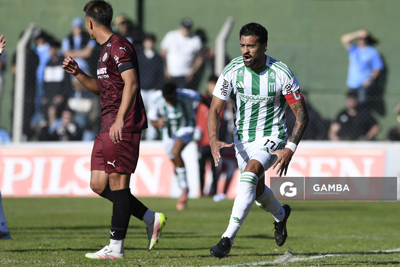 Martín Ferreira, de Racing, Liga AUF Uruguaya. Estadio Parque Osvaldo Roberto.